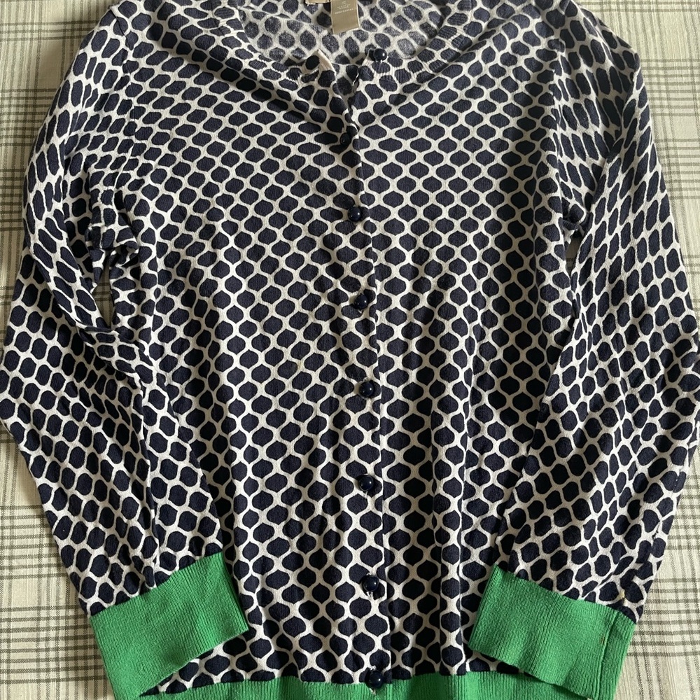 Stylish Black and Green Women's Sweater